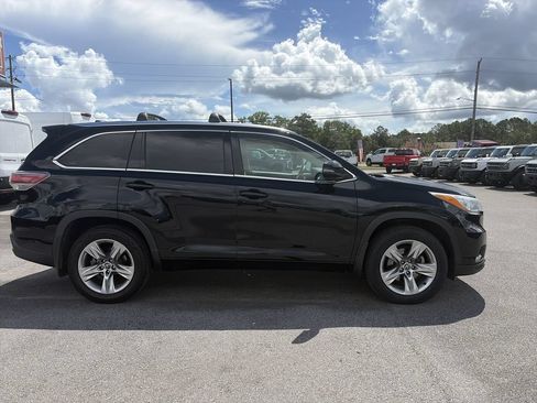 Used 2016 Toyota Highlander Limited w/ Driver Technology Package FWD image 7