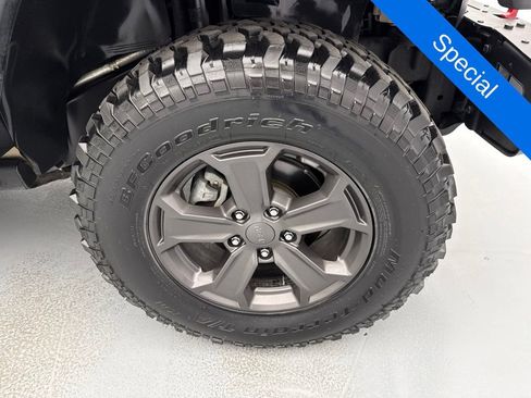 Used 2018 Jeep Wrangler Rubicon AWD/4WD image 12