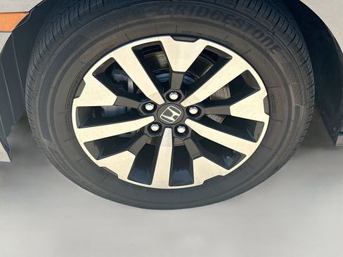 Used 2026 Honda Odyssey EX-L image 32