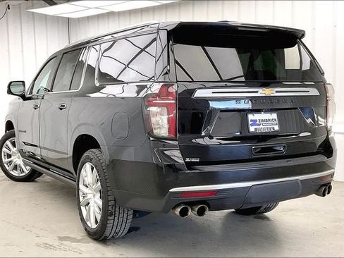 Used 2021 Chevrolet Suburban High Country w/ Premium Package AWD/4WD image 11