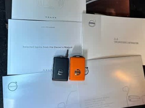 Used 2023 Volvo XC40 Recharge Plus w/ Protection Package Premier image 5