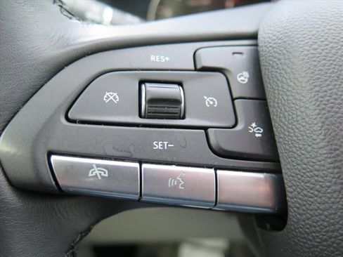 Used 2020 Cadillac XT4 Premium Luxury w/ Cold Weather Package image 19