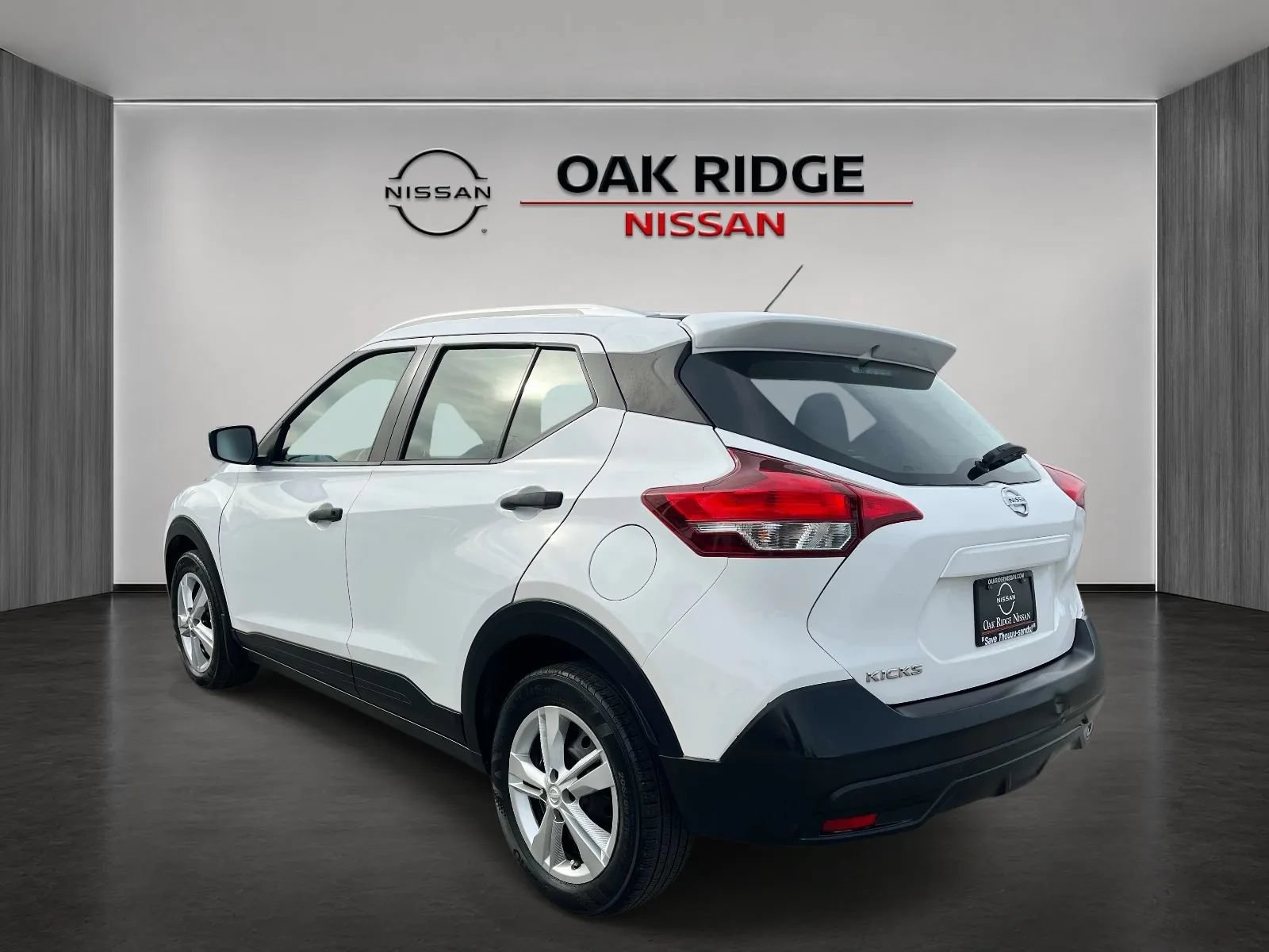 Used 2019 Nissan Kicks S FWD image 5