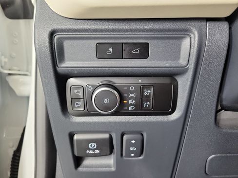Used 2023 Ford Expedition Max Platinum RWD image 32