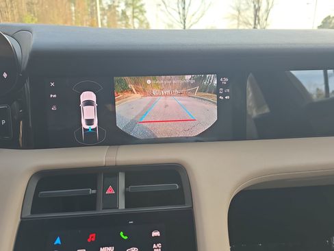 Used 2021 Porsche Taycan image 23