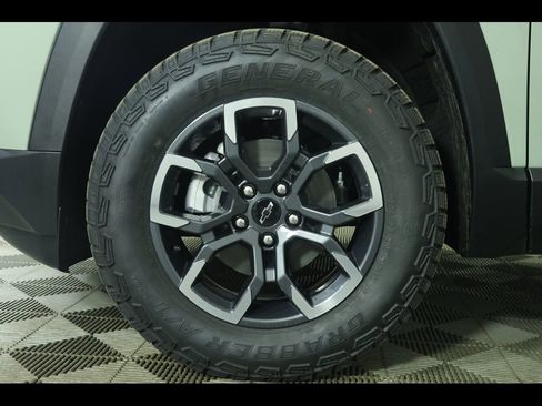 New 2026 Chevrolet Equinox ACTIV w/ Convenience Package III image 16