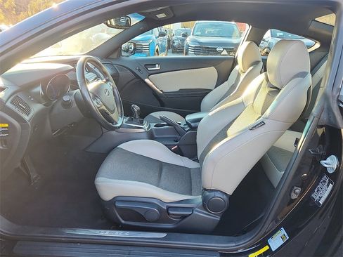 Used 2016 Hyundai Genesis 3.8 image 14