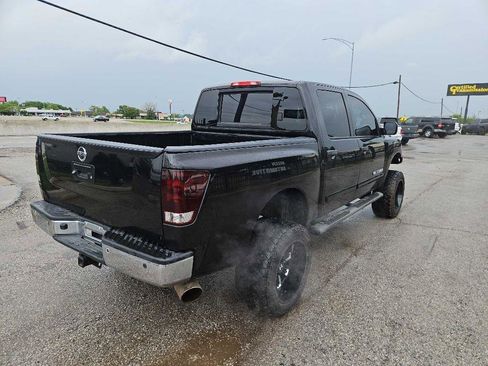 Used 2013 Nissan Titan SV w/ SV Value Truck Pkg AWD/4WD image 4