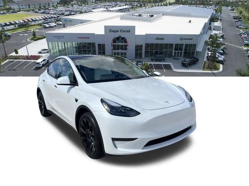Used 2024 Tesla Model Y Long Range AWD/4WD image 3