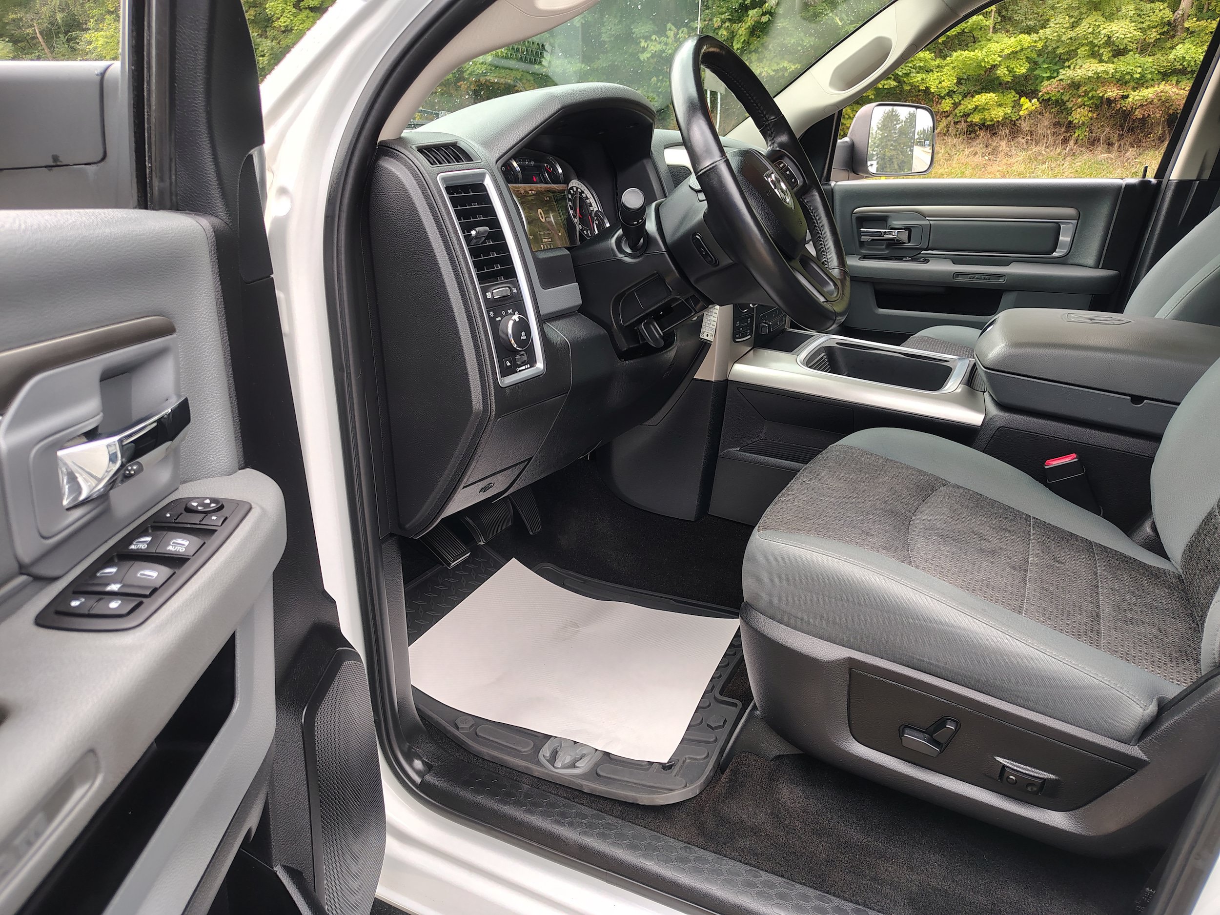 Used 2026 RAM 1500 Laramie w/ Night Edition AWD/4WD image 12