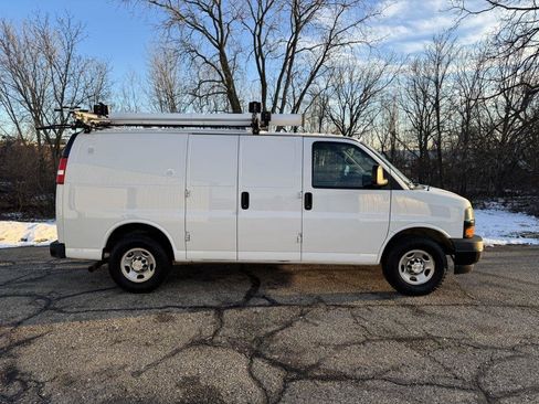 Used 2019 Chevrolet Express 2500 GARGO VAN w/ Driver Convenience Package image 1