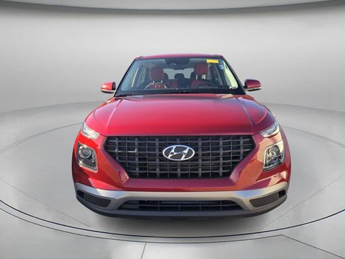 Used 2025 Hyundai Venue SE image 3