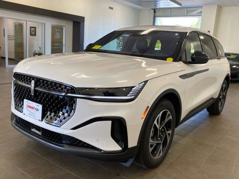 New 2025 Lincoln Nautilus Premier w/ Equipment Group 102A image 28