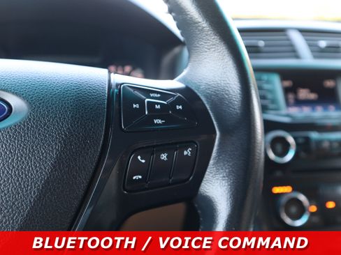 Used 2017 Ford Explorer XLT FWD image 16