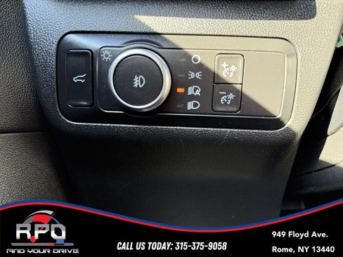 Used 2020 Ford Escape SEL image 34