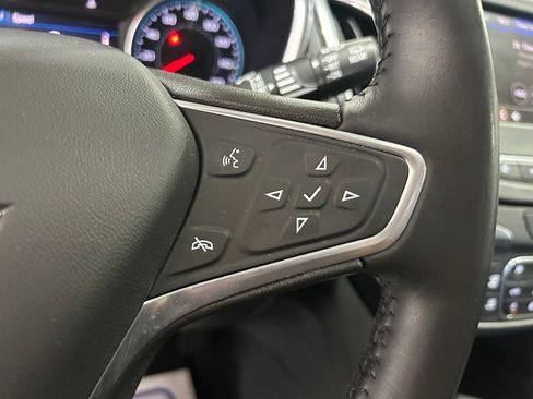 Used 2022 Chevrolet Equinox LT FWD image 24