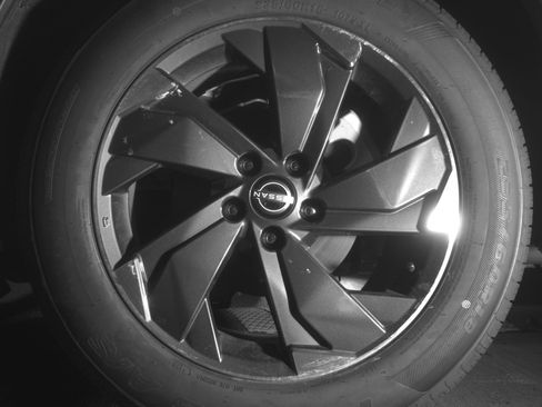 Used 2025 Nissan Rogue SV image 14