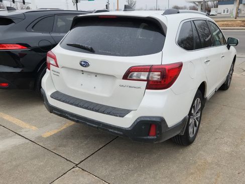 Used 2018 Subaru Outback 2.5i Touring w/ Popular Package #3 image 6