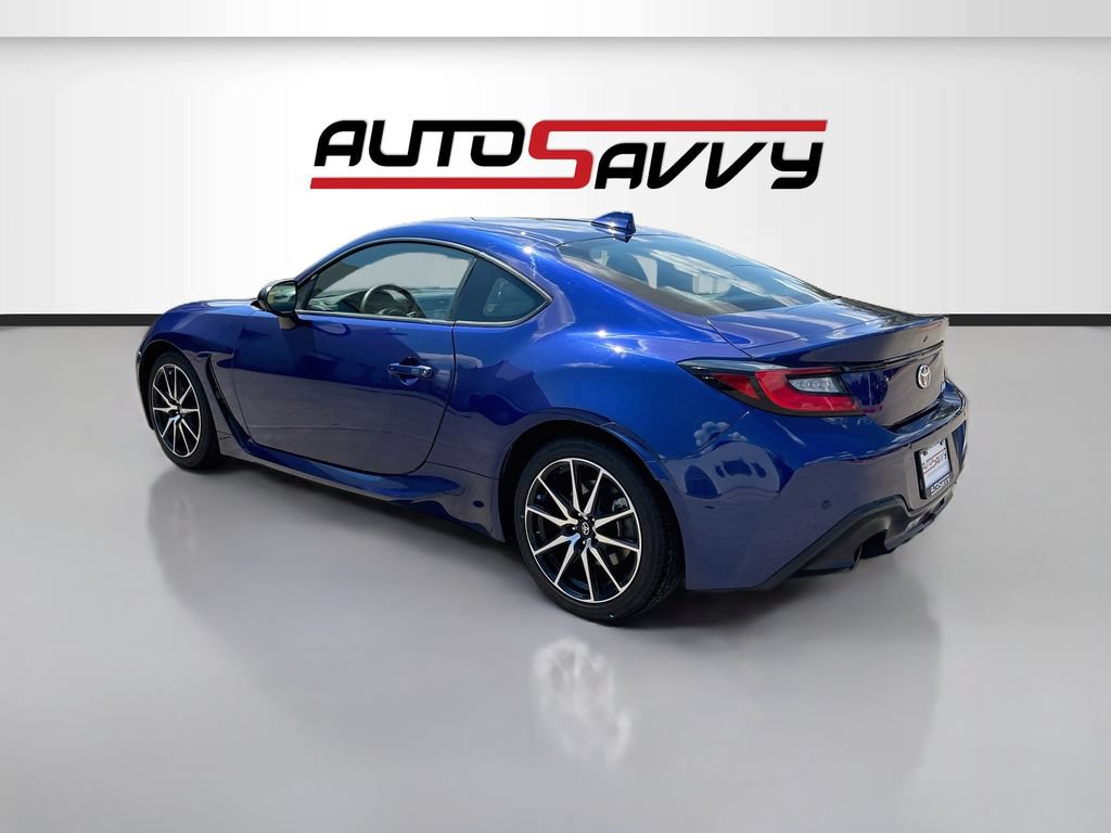 Used 2023 Toyota GR86 RWD image 5