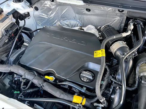 Used 2024 Chevrolet Trax LS w/ LS Convenience Package FWD image 29