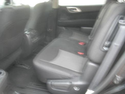 Used 2017 Nissan Pathfinder SV w/ SV Cold Weather Package image 13