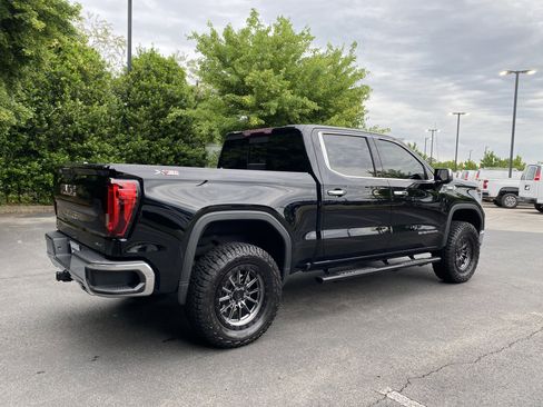 Used 2024 GMC Sierra 1500 SLT AWD/4WD image 9