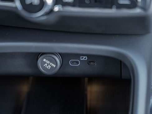 Certified 2025 Volvo XC40 B5 Ultra w/ Climate Package image 23