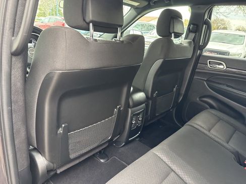 Used 2021 Jeep Grand Cherokee Laredo image 33