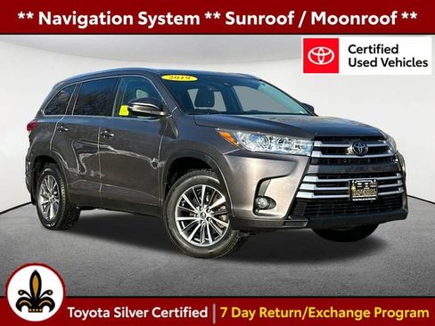 Certified 2019 Toyota Highlander XLE w/ Carpet Mat Package (TMS) image 1