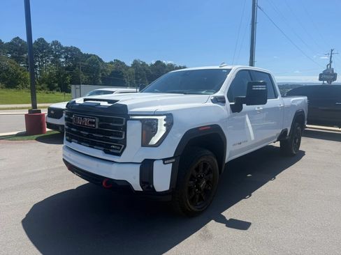 Used 2025 GMC Sierra 2500 AT4 AWD/4WD image 2