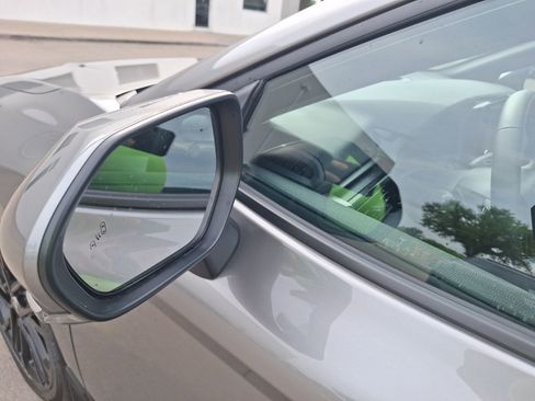 Used 2025 Toyota Camry SE image 14