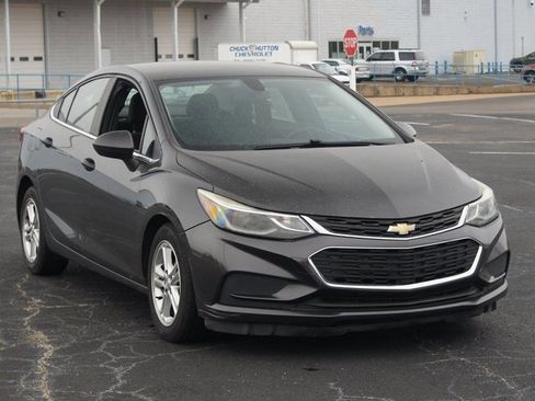 Used 2017 Chevrolet Cruze LT w/ Convenience Package image 17