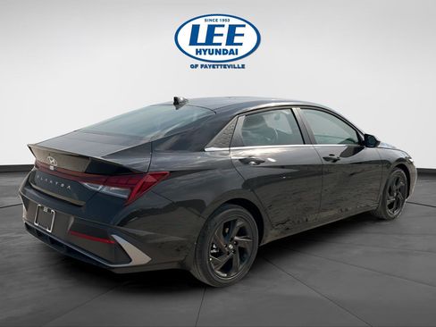 New 2026 Hyundai Elantra SEL Sport FWD image 3