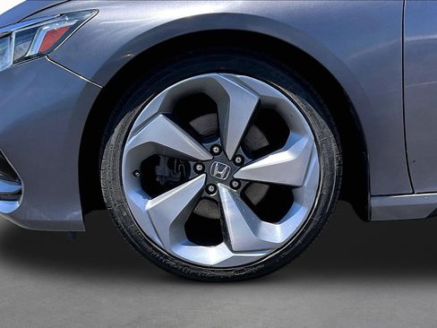 Used 2018 Honda Accord Touring image 8