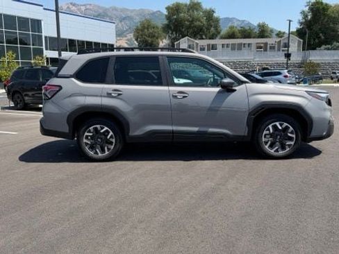 Used 2026 Subaru Forester Premium AWD/4WD image 2