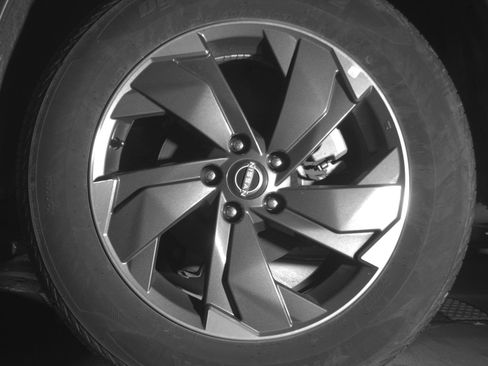 Used 2025 Nissan Rogue SV image 14