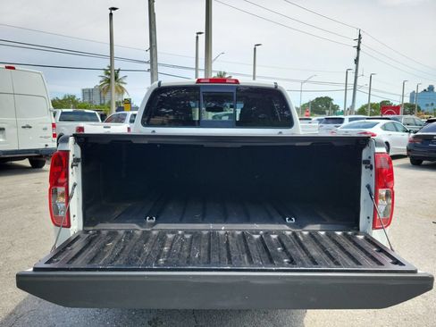 Used 2019 Nissan Frontier SL RWD image 14