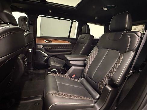 Used 2022 Jeep Grand Cherokee L Summit image 22