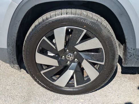 Used 2024 Volkswagen Atlas Cross Sport SE image 11