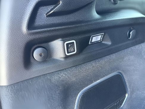 Used 2024 Jeep Grand Cherokee L Summit w/ High Altitude Package image 18