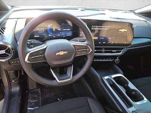 New 2026 Chevrolet Equinox EV LT image 12