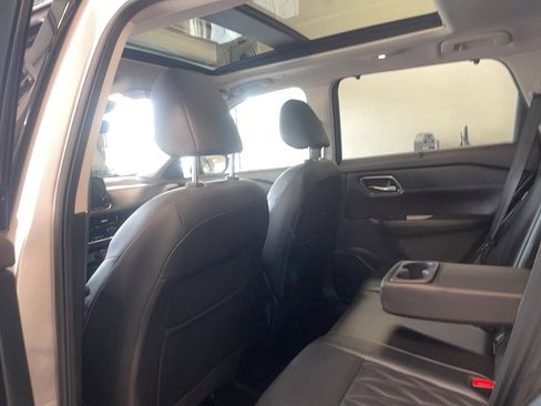 Used 2022 Nissan Rogue Platinum w/ Head-Up Display Package image 29