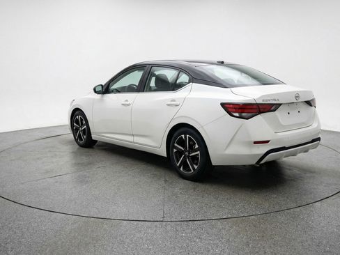Used 2025 Nissan Sentra SV image 5