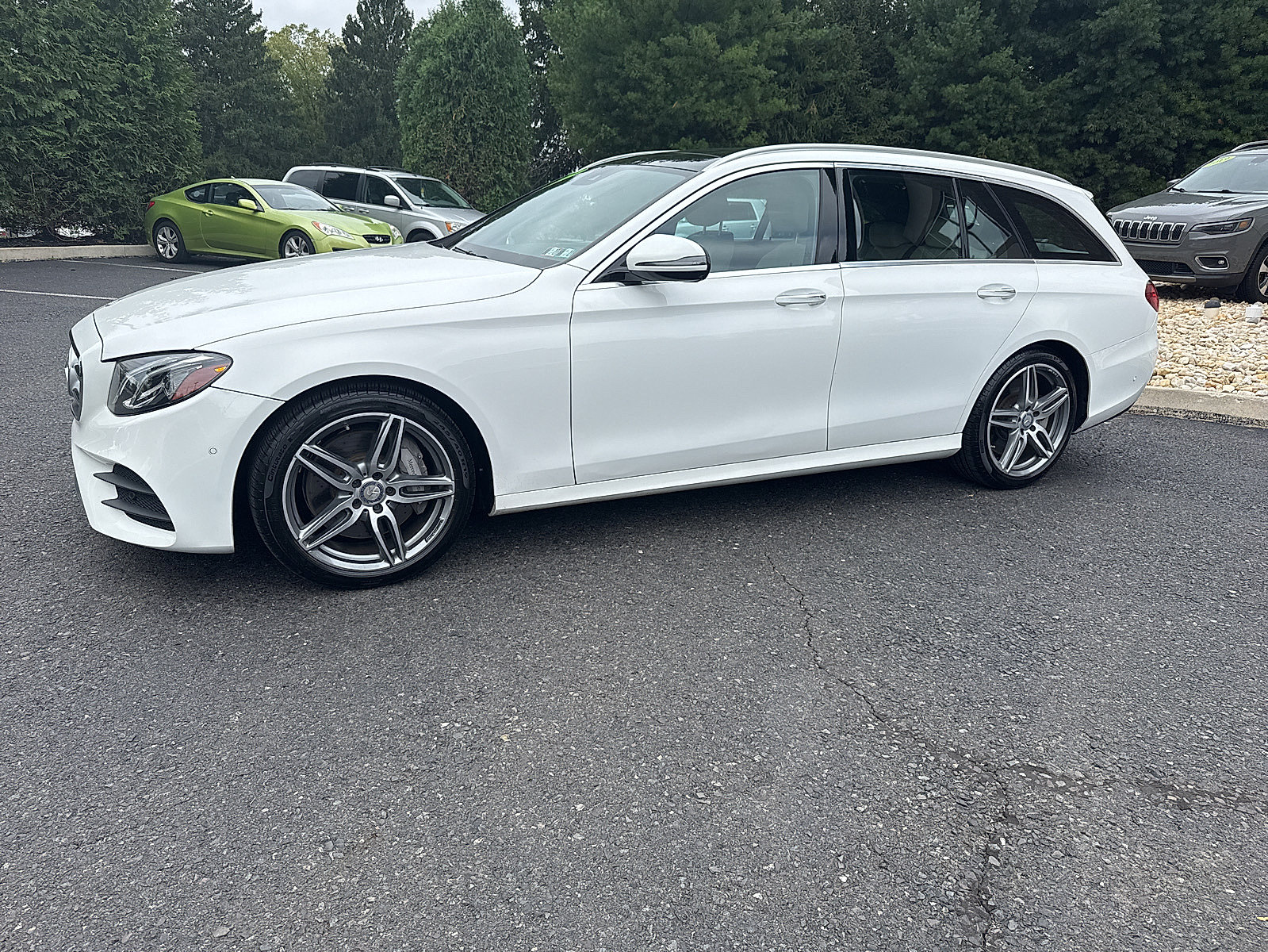 Used 2017 Mercedes-Benz E 400 4MATIC Wagon image 13