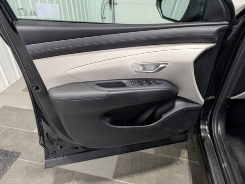 Used 2025 Hyundai Tucson SE image 12