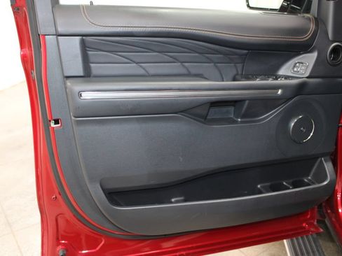 Used 2022 Ford Expedition Platinum AWD/4WD image 18
