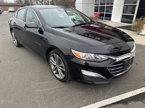 Used 2024 Chevrolet Malibu LT image 2