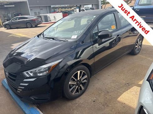 Used 2025 Nissan Versa SV FWD image 1