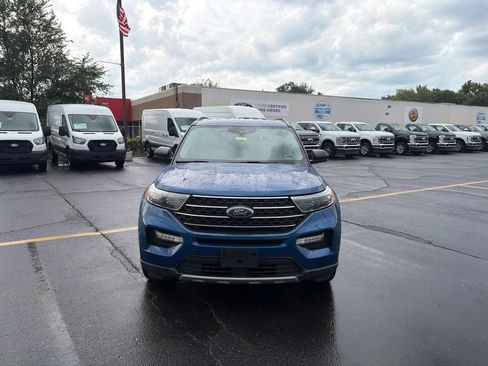 Used 2020 Ford Explorer XLT w/ Equipment Group 202A AWD/4WD image 2