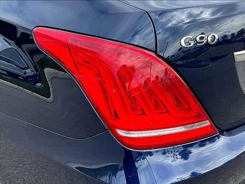 Used 2019 Genesis G90 3.3T Premium image 30